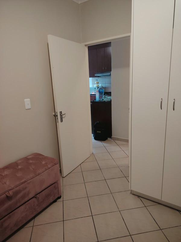 To Let 2 Bedroom Property for Rent in Buhrein Western Cape